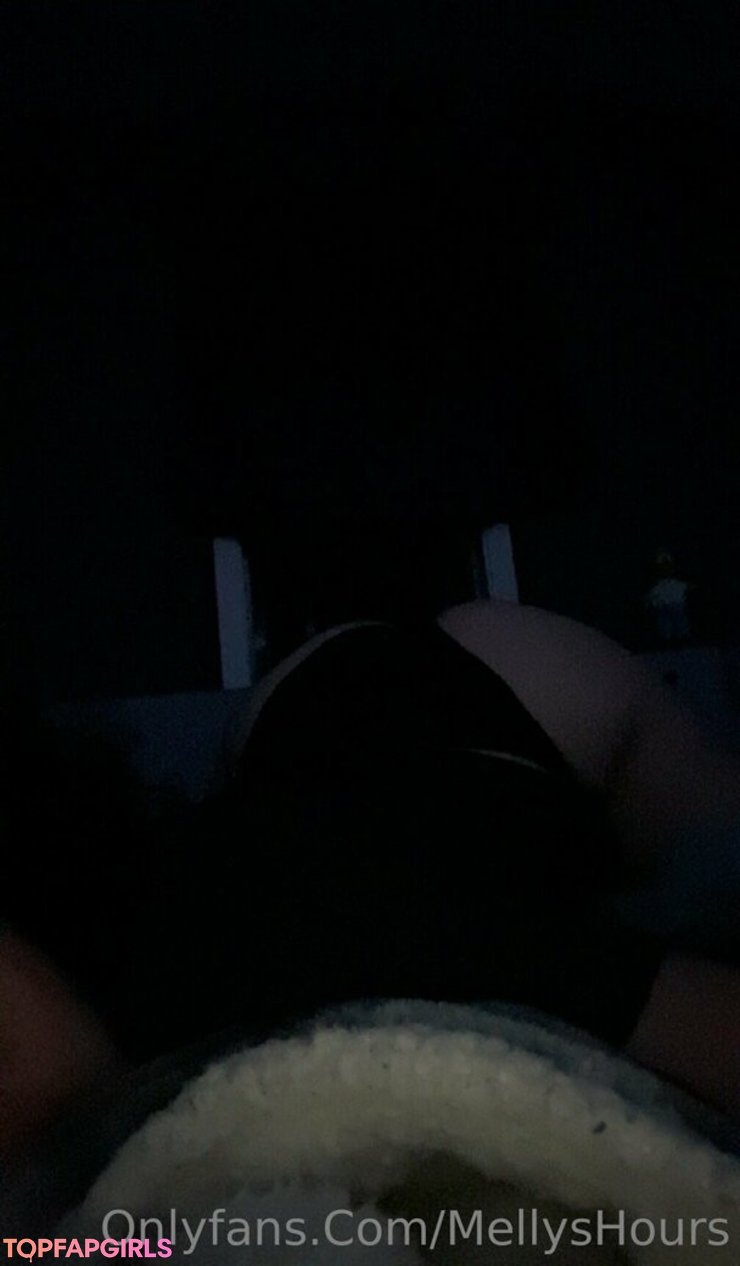 mellyshours exclusive model photo