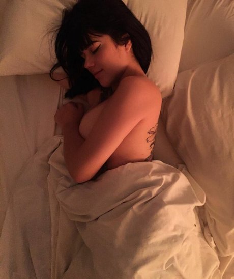 dani bluee art star photos