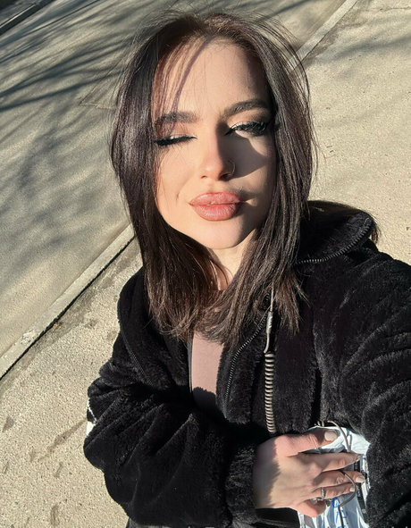 selena girl high quality actress img