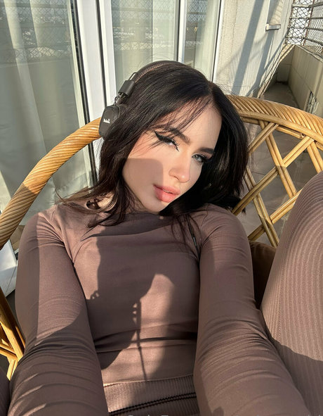 selena girl art star galleries