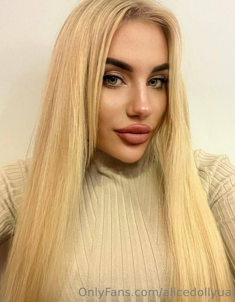alicedollyua nudes pornstar image