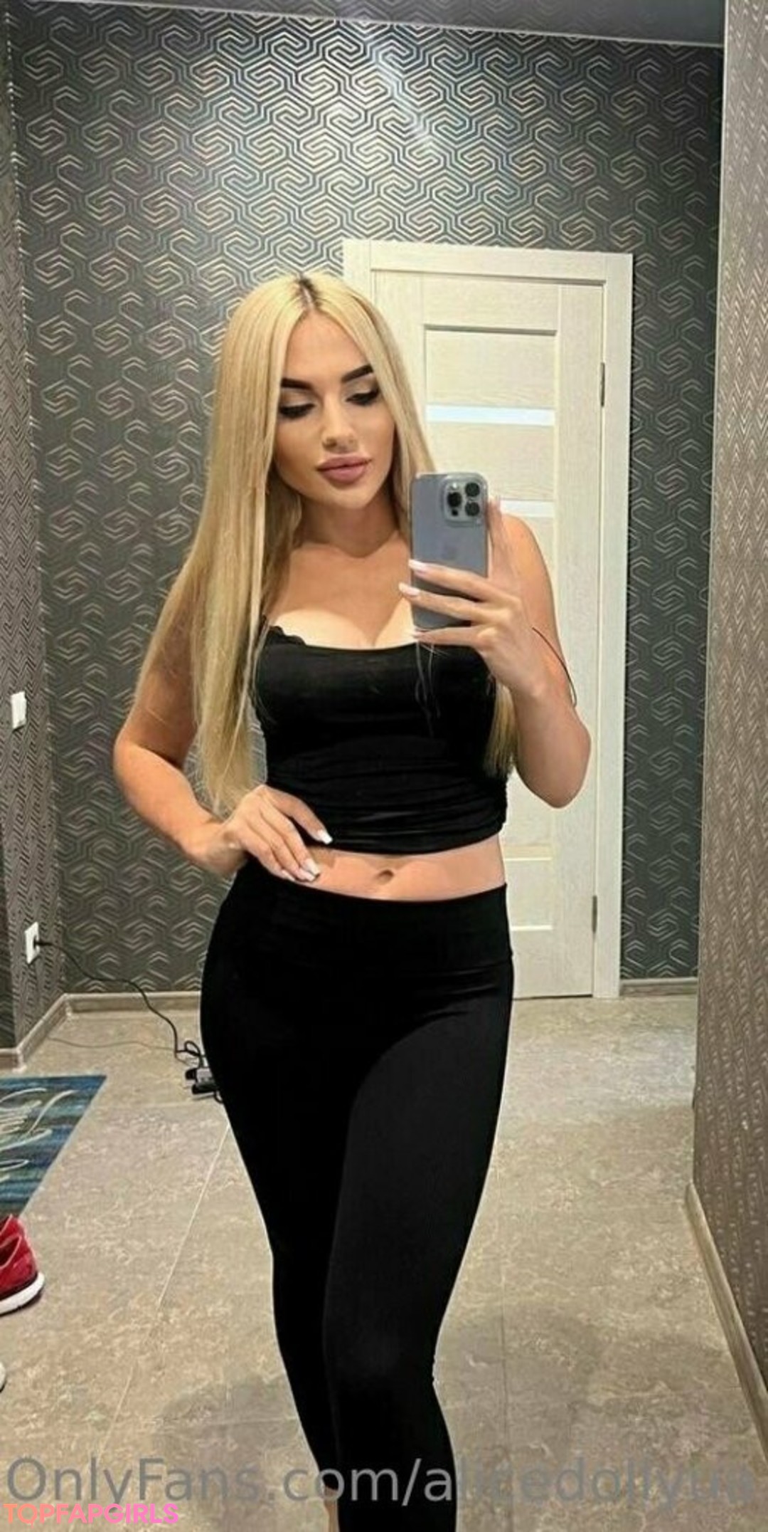 flat chested onlyfans free porn pic
