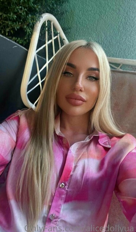 alicedollyua porn model pics