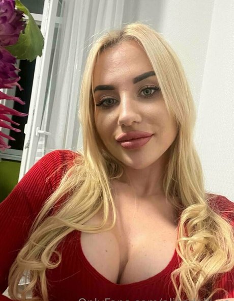 alicedollyua naked actress pictures