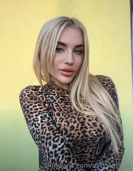 alicedollyua nice pornstar picture