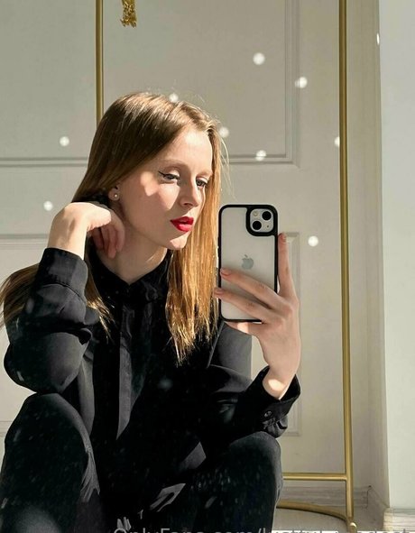 lustful modest sexy star photo