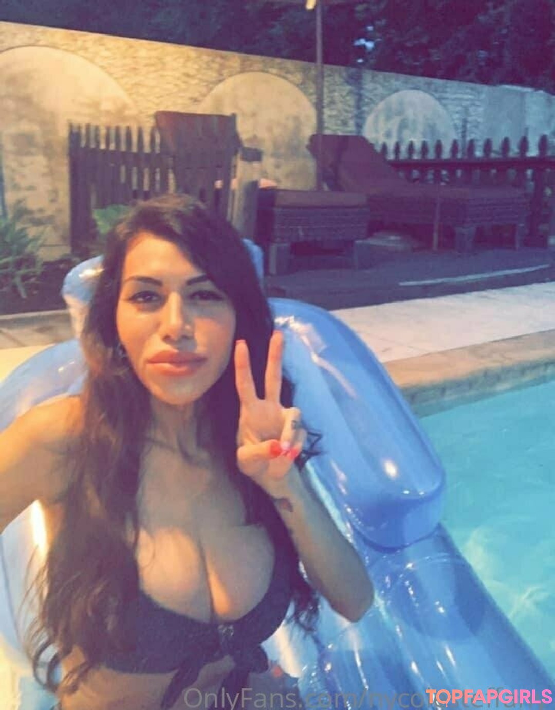 bikini teen onlyfans top pic