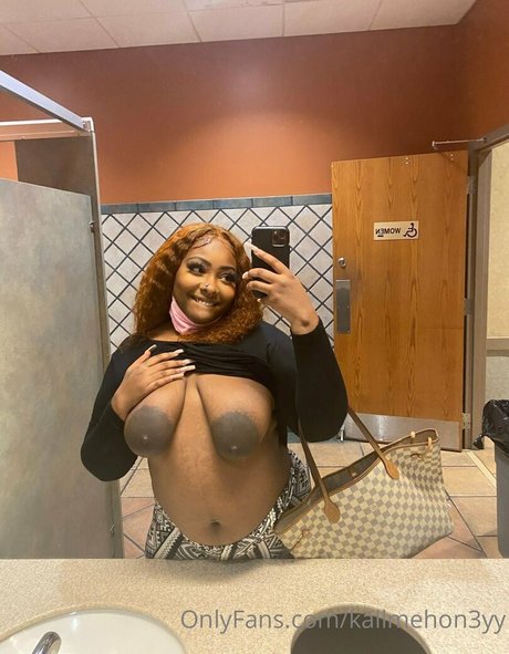 walkngenocidefree model top pic