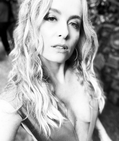 angelicaksy art actress pic