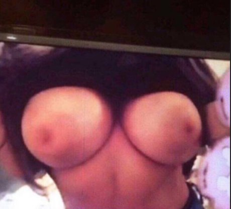 Alexuh1 model naked image