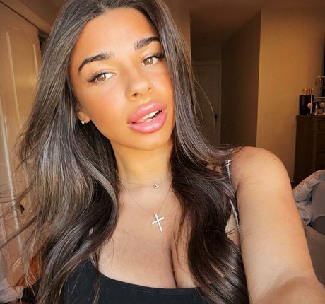 Alexuh1 star top photo