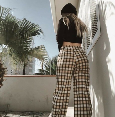 Bruna Dos Anjos pornstar top pic