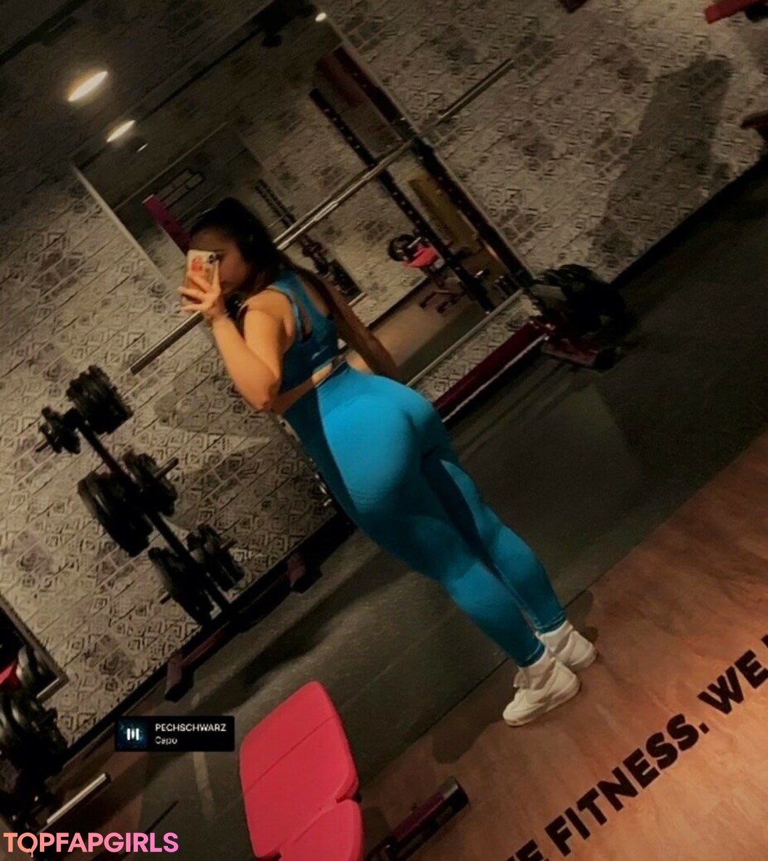 Sah Santtos pornstar top pic