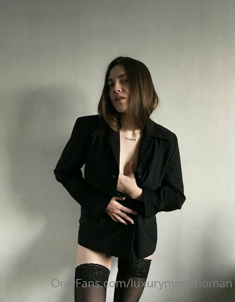 aminavalentino free model galleries