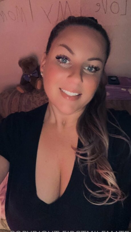 firstmilfmate nice actress photos