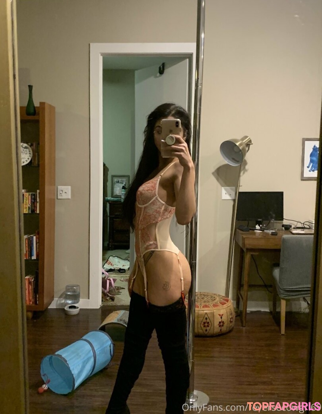 reversecowgrl69 exclusive actress photo