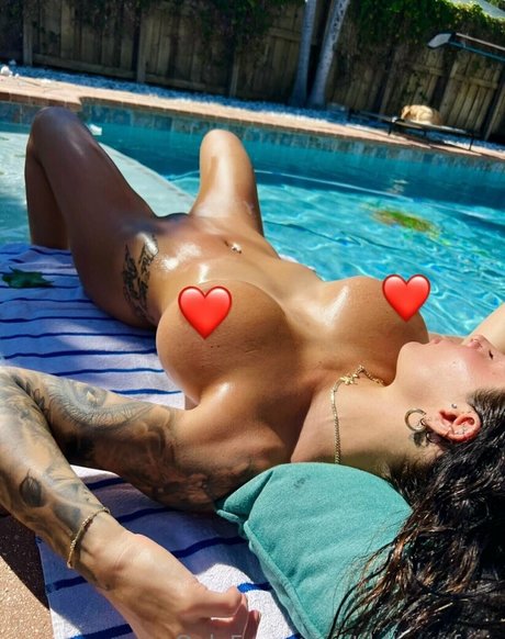 tildawn free hd model photo