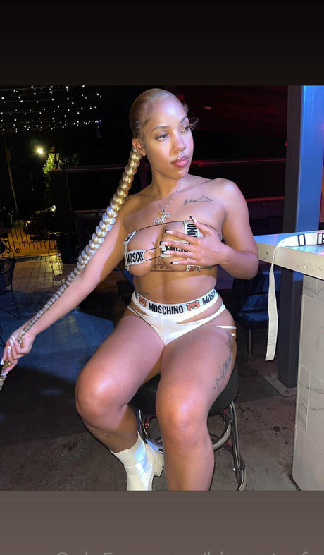 bigmotorfp model pornographic photos