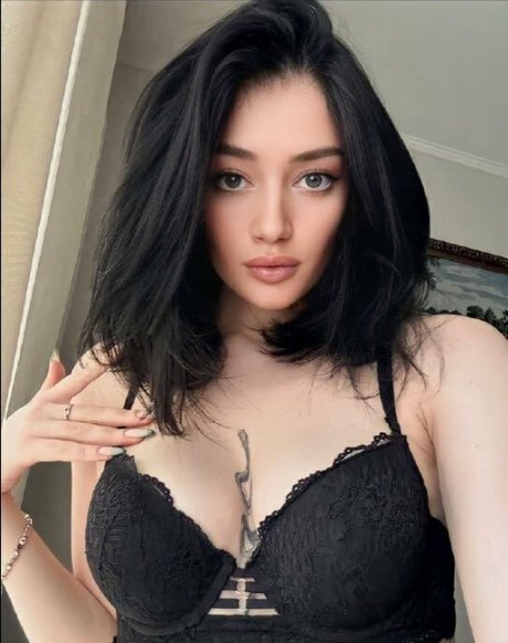 blondyaria star pornographic photos