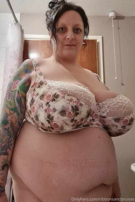 ribbonsandbruises high quality model images