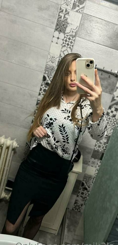 lesbian milf onlyfans art porn pictures