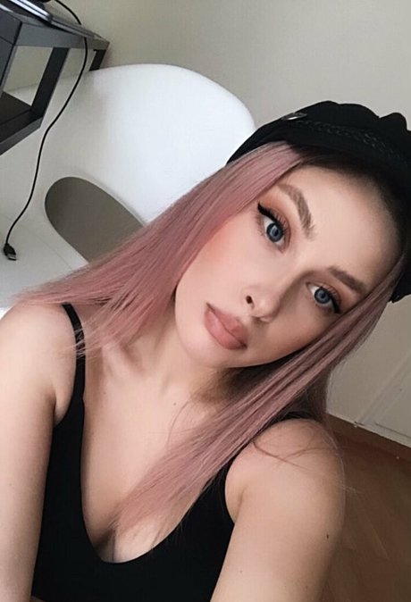 bluevelvetfreenudes pornographic star image