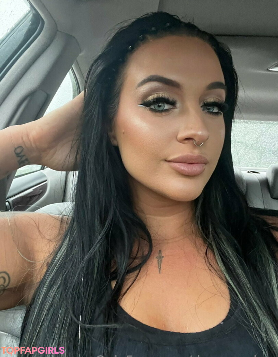 Demoncakes naked model img