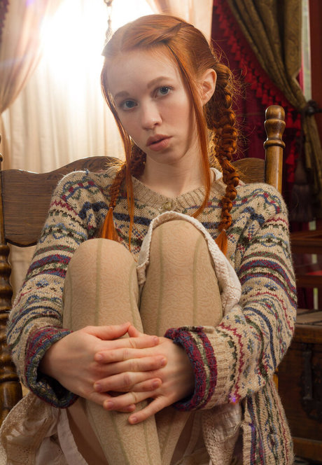 Dolly Little hot star images