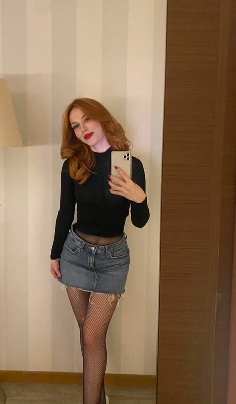 Aysennyuksel nice actress galleries