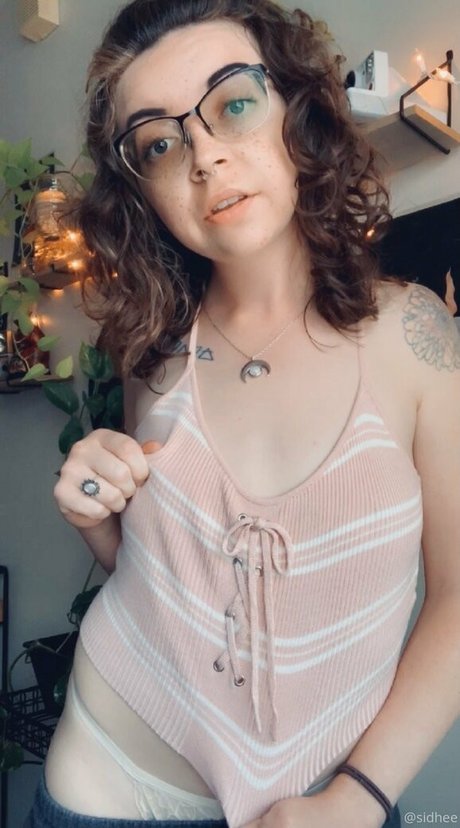 sidhee pornstar exclusive pictures