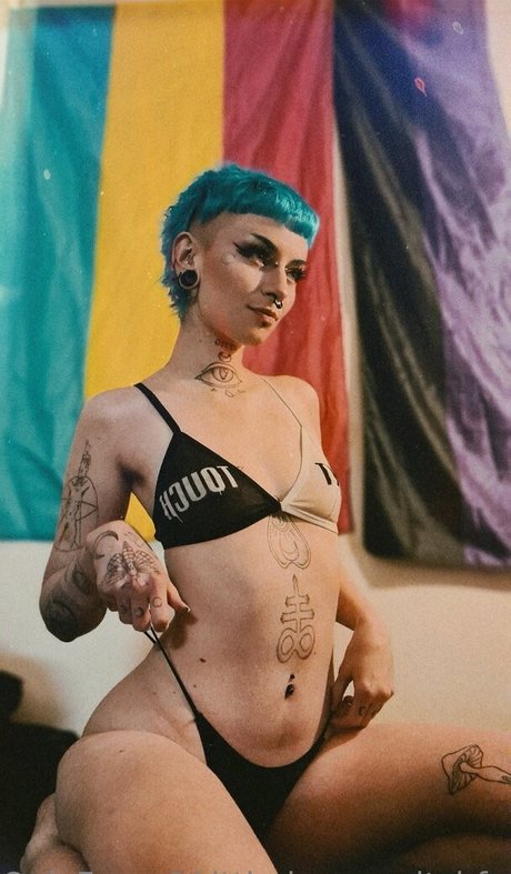 littledemonwitchfree star pic