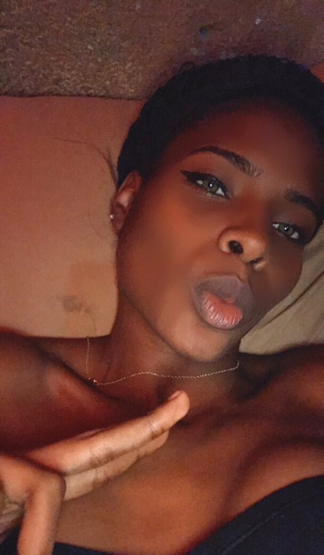 fannyskinny01 free pornstar photos