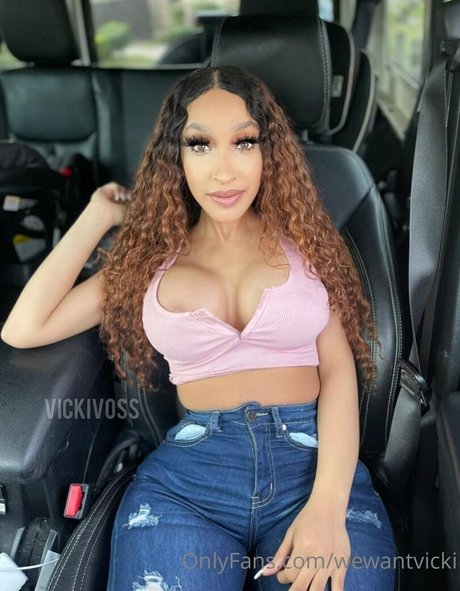 wewantvicki naked pornstar photo