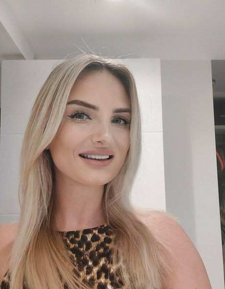 lexy lovee hot star galleries