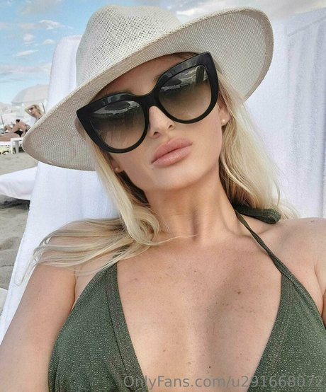 lexy lovee model nudes photos