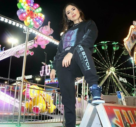 Alus pornstar exclusive photo