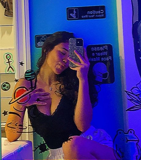 blonde handjob onlyfans nude picture