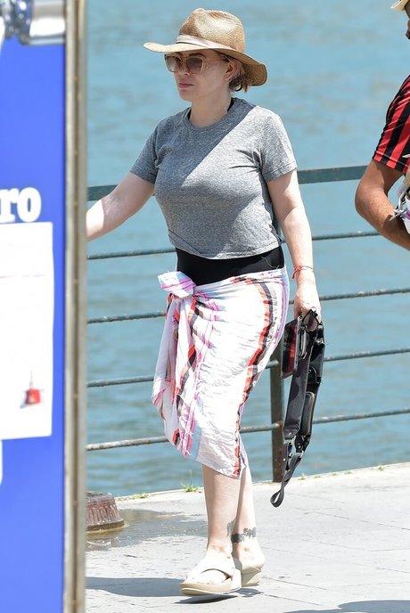 Alyssa Milano hd pornstar gallery