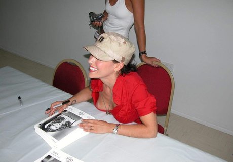 Alyssa Milano pornstar sexy img