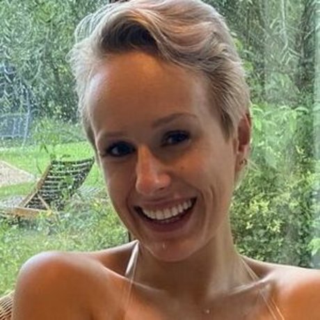 Mommy Roleplay nudes actress image