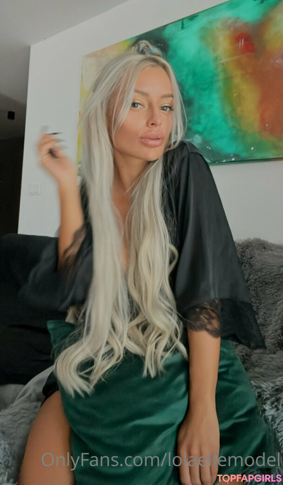 lolaellemodel top profile image