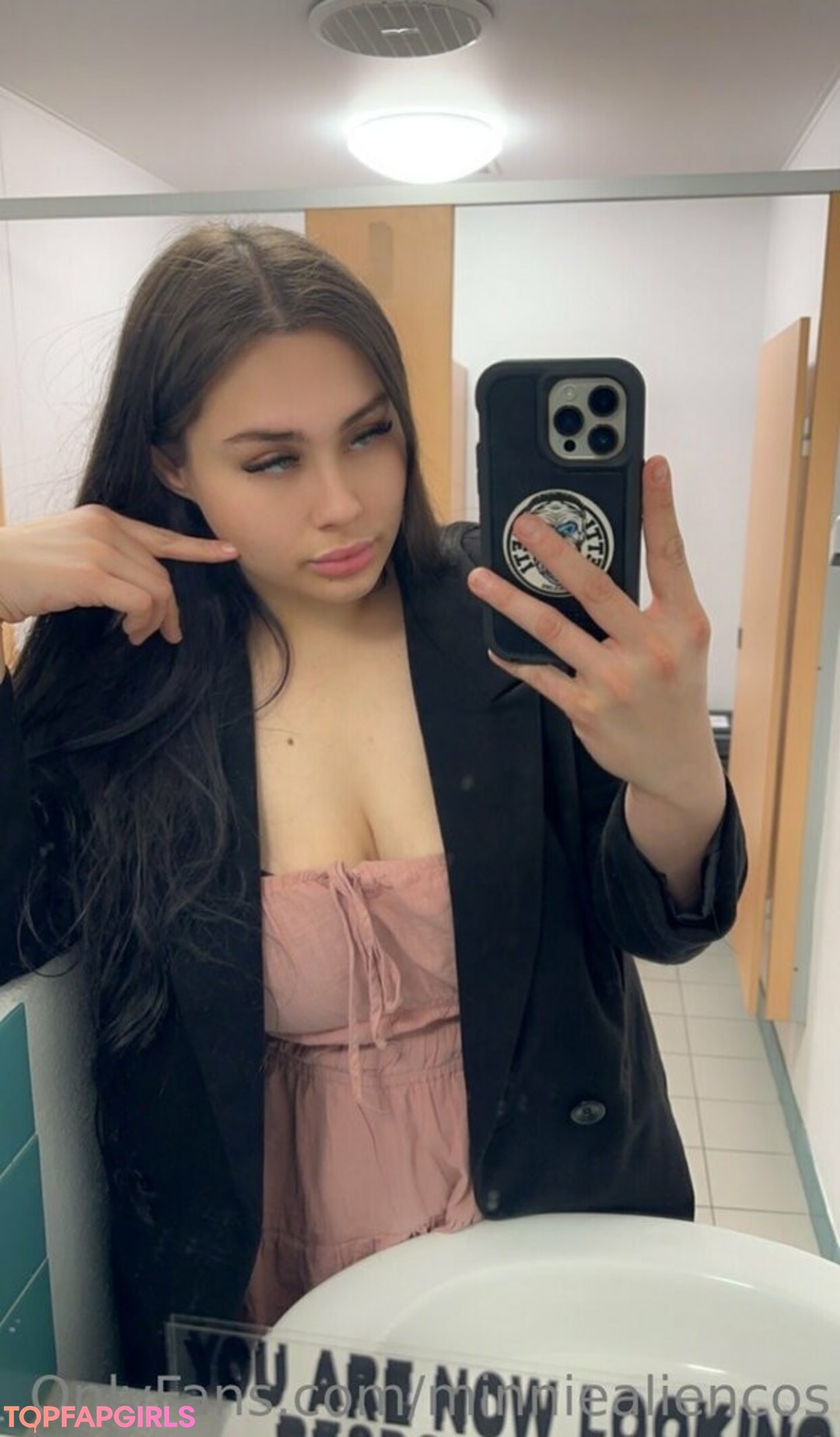 minniealiencos sex pornstar pic
