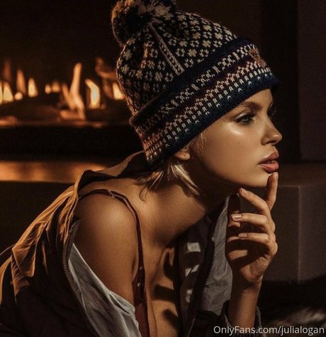 julialogan xxx star archive