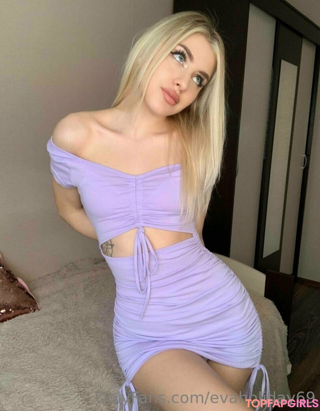 evaholiday69 erotic actress image