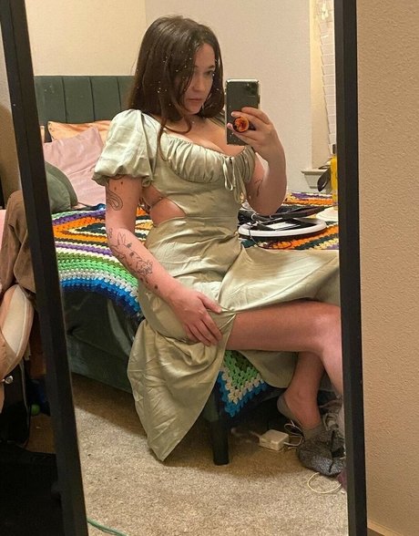 Emily Fox beautiful star photos