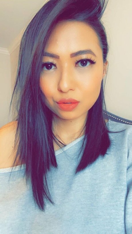 Randomsuburbanite Rose naked star picture