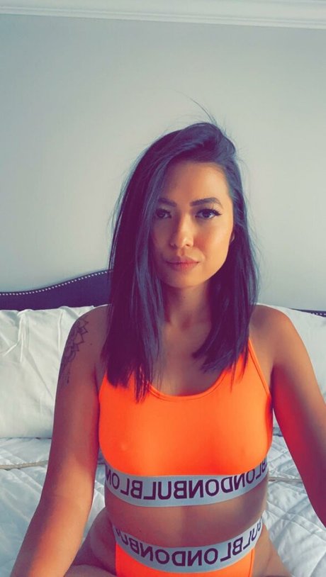 Randomsuburbanite Rose profile image