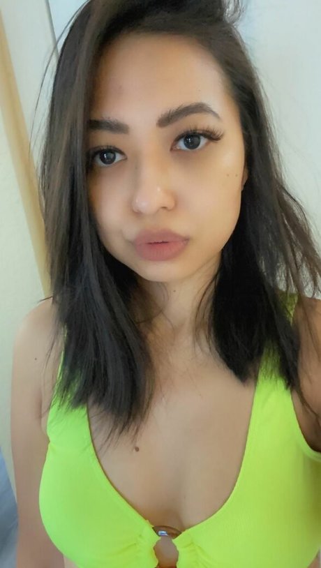 Randomsuburbanite Rose model adult photos