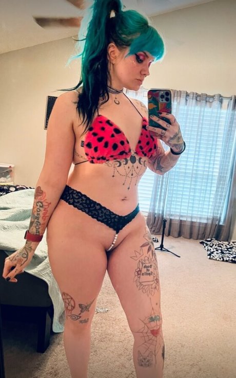 happilyeverawful hot star galleries