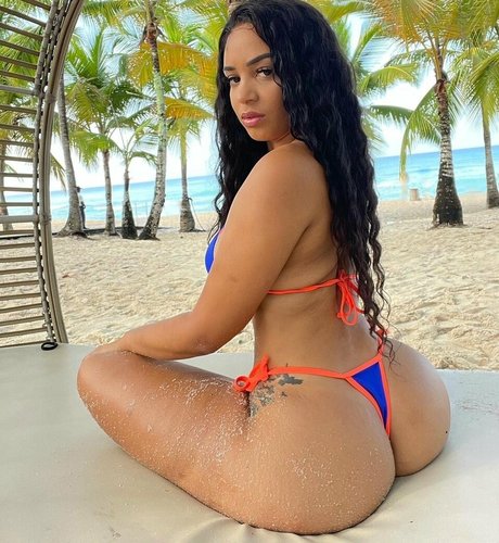 Tiffanieray model porn pics